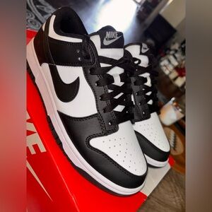 Nike Black and White Women's Sneakers